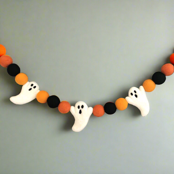 Friendly Ghost Halloween Garland