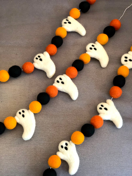 Friendly Ghost Halloween Garland